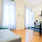 Mazz&Panell Central Station Apartment
